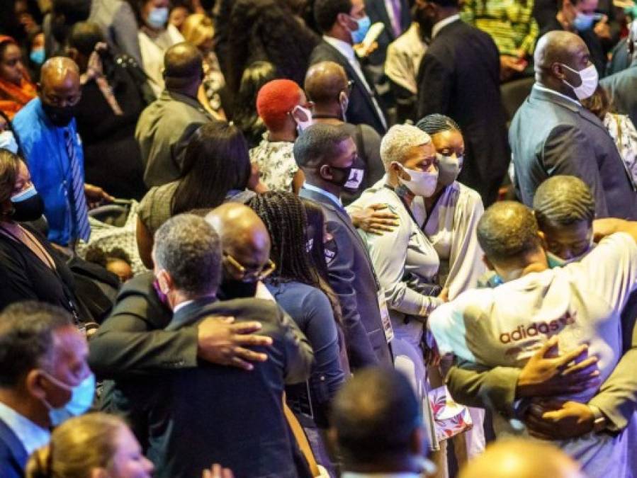 FOTOS: Tristeza e indignación marcan funeral de George Floyd en Minneapolis