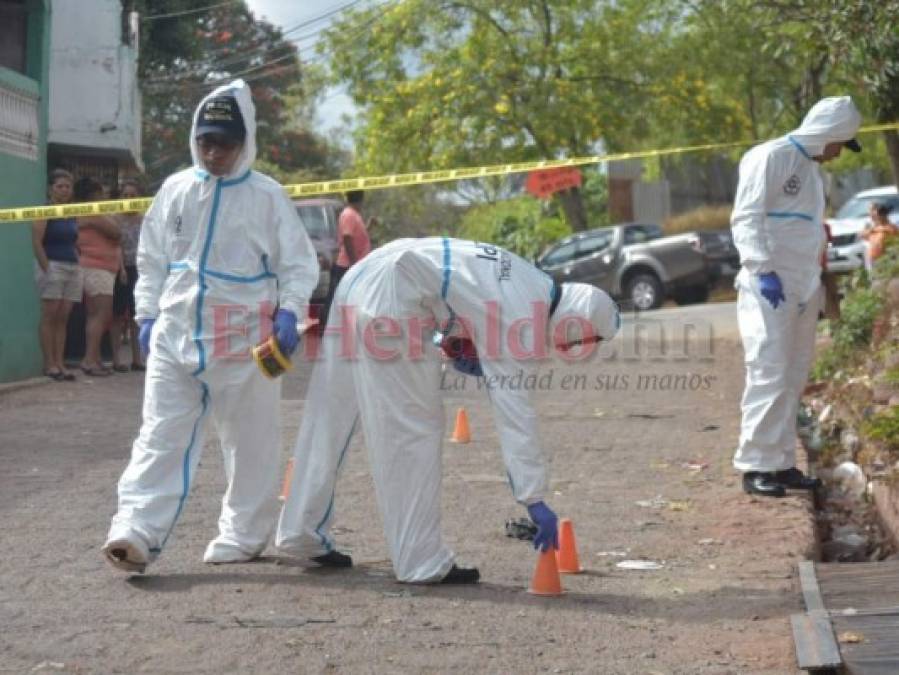 FOTOS: La escena del violento asesinato de una mujer en la capital