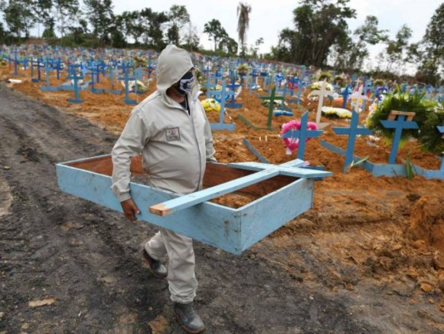 Ulisses, un sepulturero testigo de tragedia del Covid-19 en Amazonía