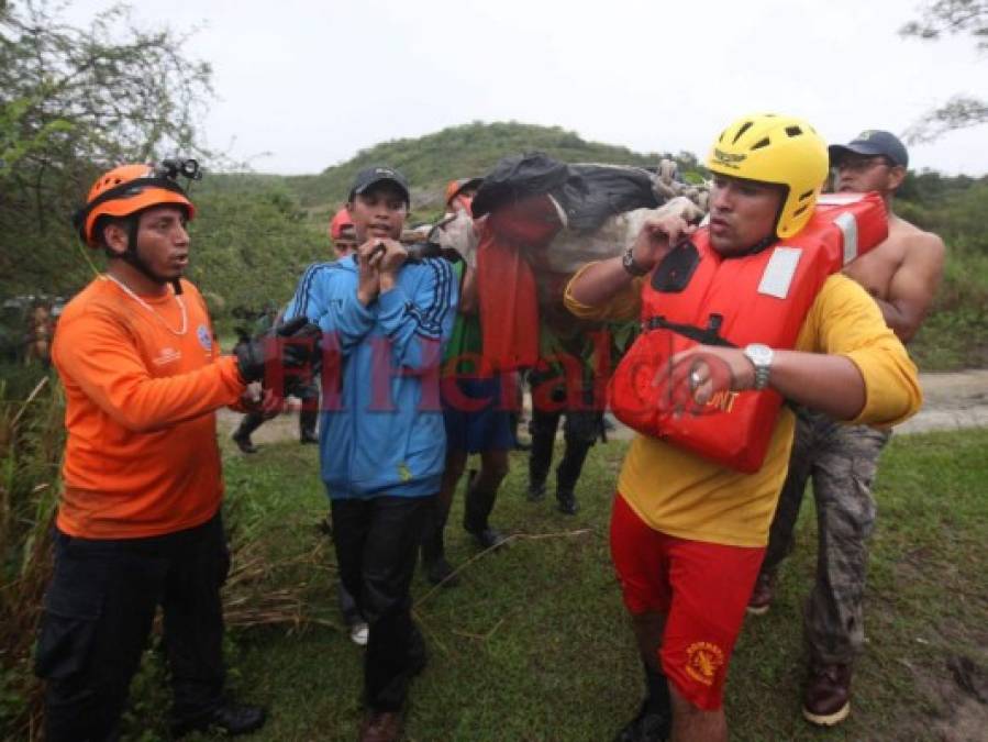 Las dramáticas imágenes del rescate de la primera víctima de las lluvias en Honduras