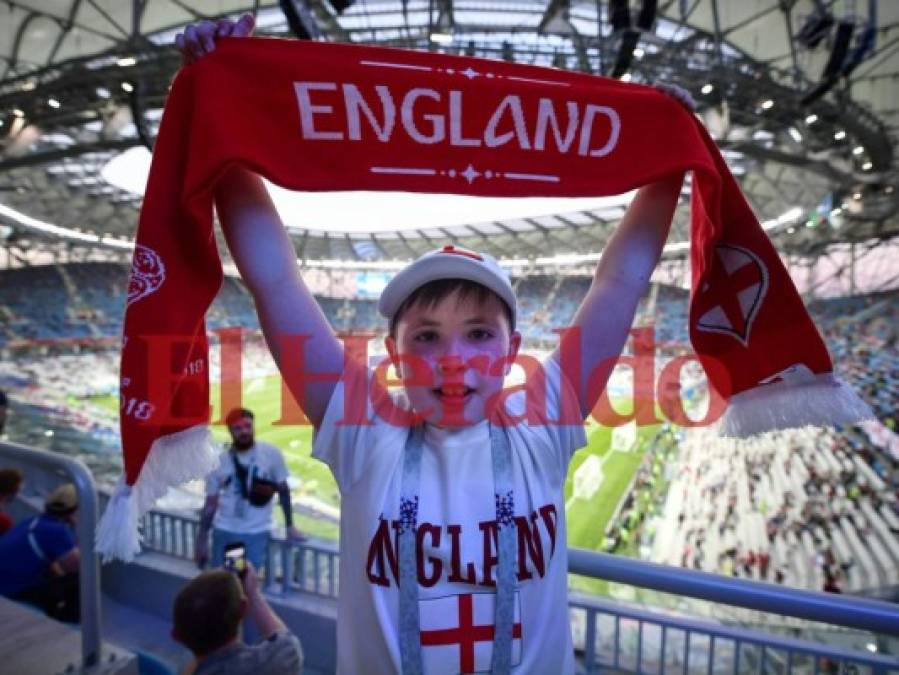 Así se vive la pasión del fútbol ante el encuentro de Inglaterra vs Túnez