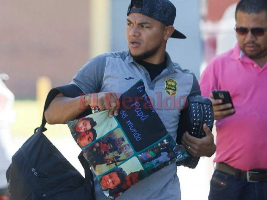 Con almohada en mano y el sueño de llegar a la Final, así viajó el Real España