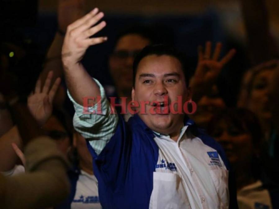 FOTOS: Juan Orlando Hernández celebró su victoria como presidente Honduras