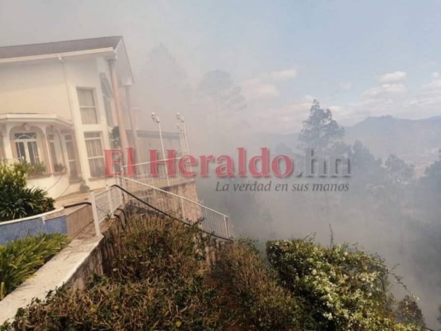 Las imágenes del incendio que afectó consulado de Portugal en El Hatillo