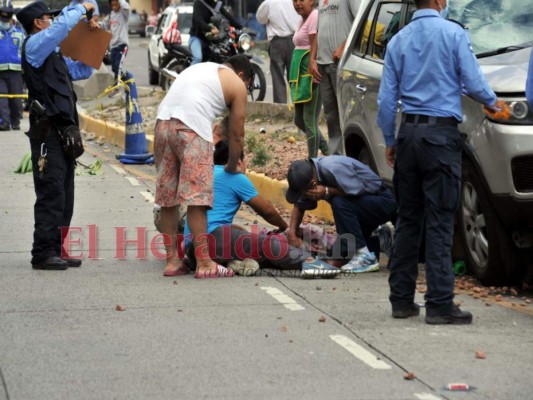 Desgarrador llanto de familia que creía que mujer atropellada era su pariente (Fotos)