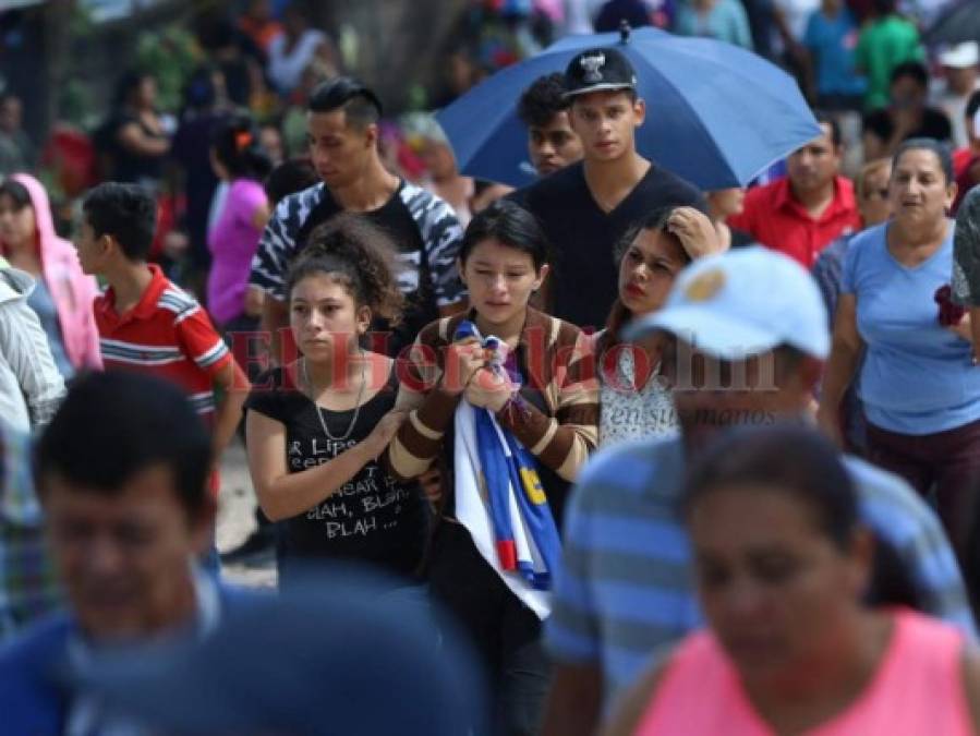 FOTOS: Doloroso último adiós a estudiante secuestrado y hallado muerto en la capital