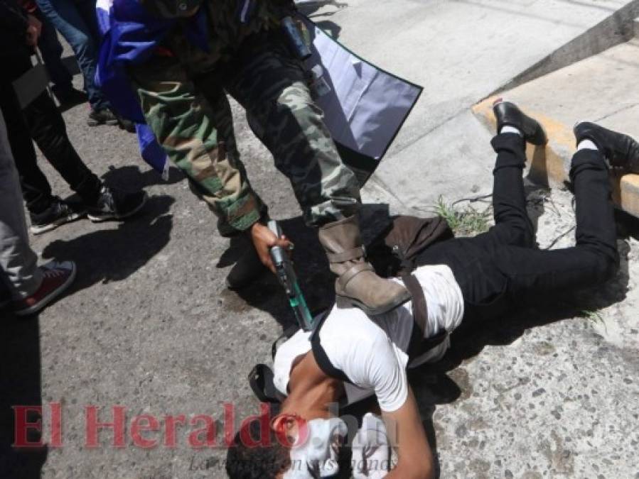 FOTOS: Impactantes imágenes captadas durante manifestación de la Plataforma de Salud y Educación en la capital de Honduras