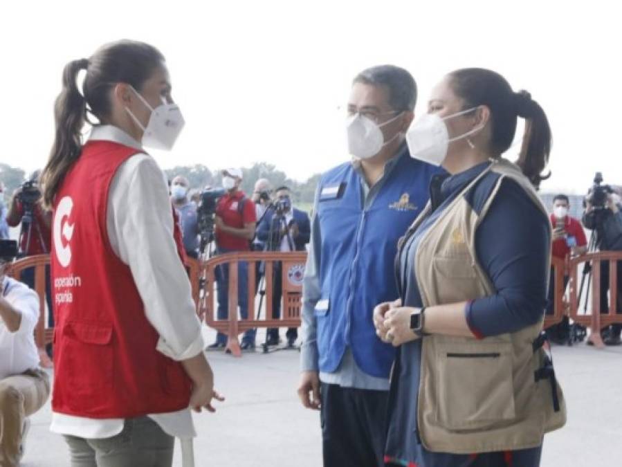 La entrega de la ayuda humanitaria de la reina Letizia a Honduras en imágenes