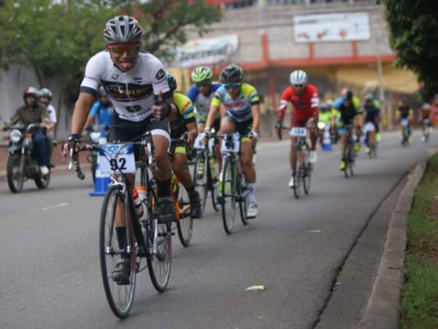 FOTOS: Así transcurre la Séptima Vuelta Ciclística de EL HERALDO