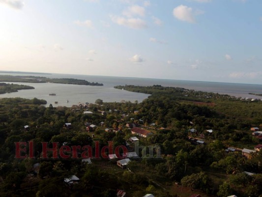 FOTOS: Así son las turbulentas aguas de La Mosquitia, donde naufragó el barco con varios pescadores hondureños