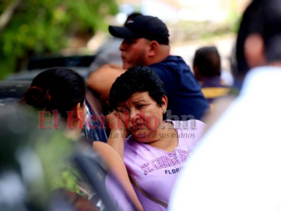 FOTOS: Dolor y lágrimas de familiares de taxista asesinado en barrio La Guadalupe