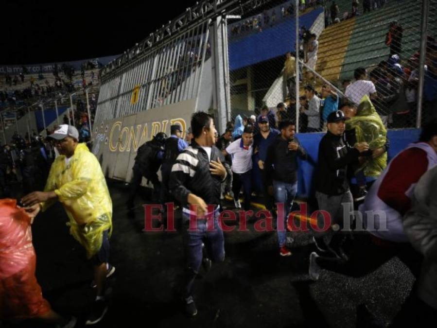 FOTOS: Lo que no se vio de los enfrentamientos en el Estadio Nacional