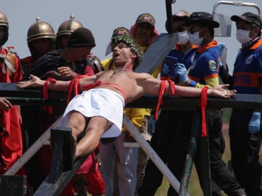 FOTOS: Los viacrucis más dolorosos y extremos del mundo