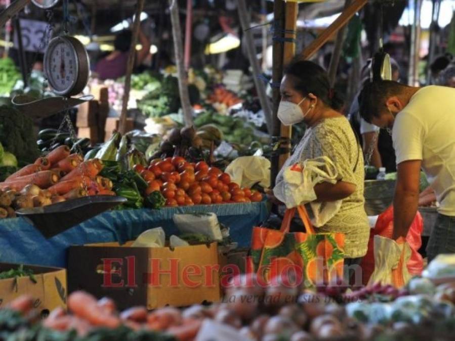 Capitalinos comenzaron a abastecerse desde este viernes previo a las elecciones (Fotos)