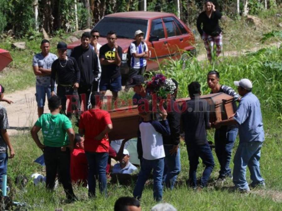 FOTOS: Doloroso último adiós a estudiante secuestrado y hallado muerto en la capital