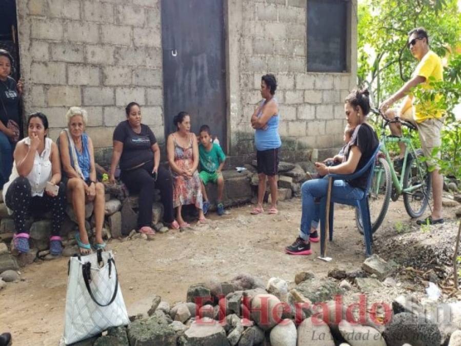 FOTOS: Dan último adiós a madre descuartizada y escondida en un barril