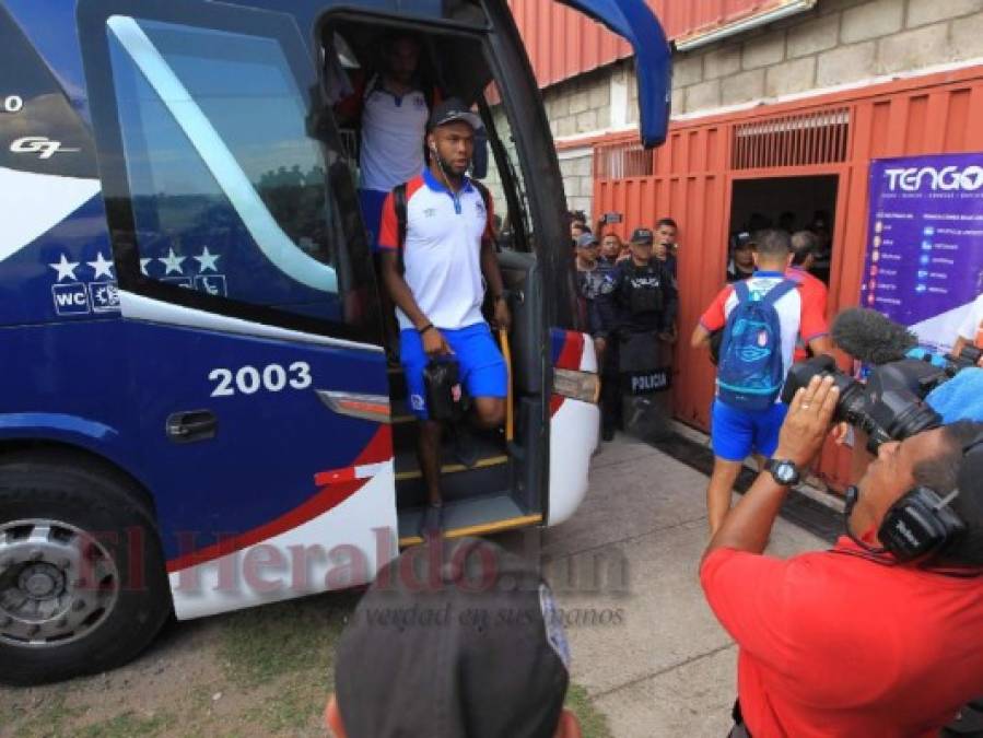 FOTOS: Bajo extrema seguridad, así fue la llegada de Olimpia al Carlos Miranda