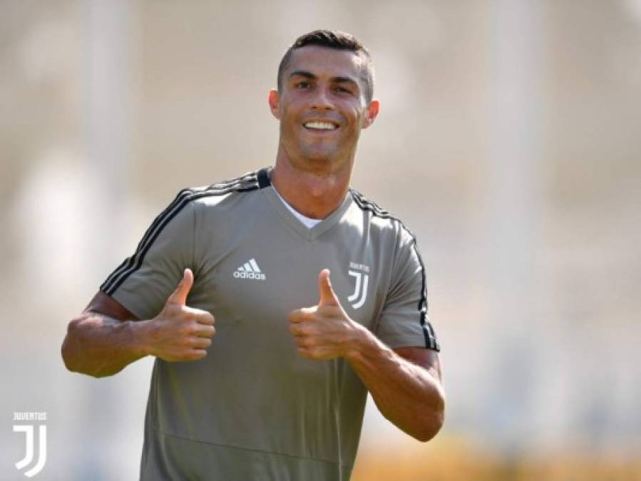 Cristiano Ronaldo pisó la cancha de la Juventus en su primer entrenamiento
