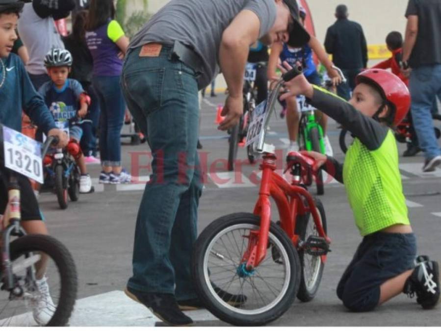 Fotos: Así se vive la Vuelta Ciclística Infantil de EL HERALDO