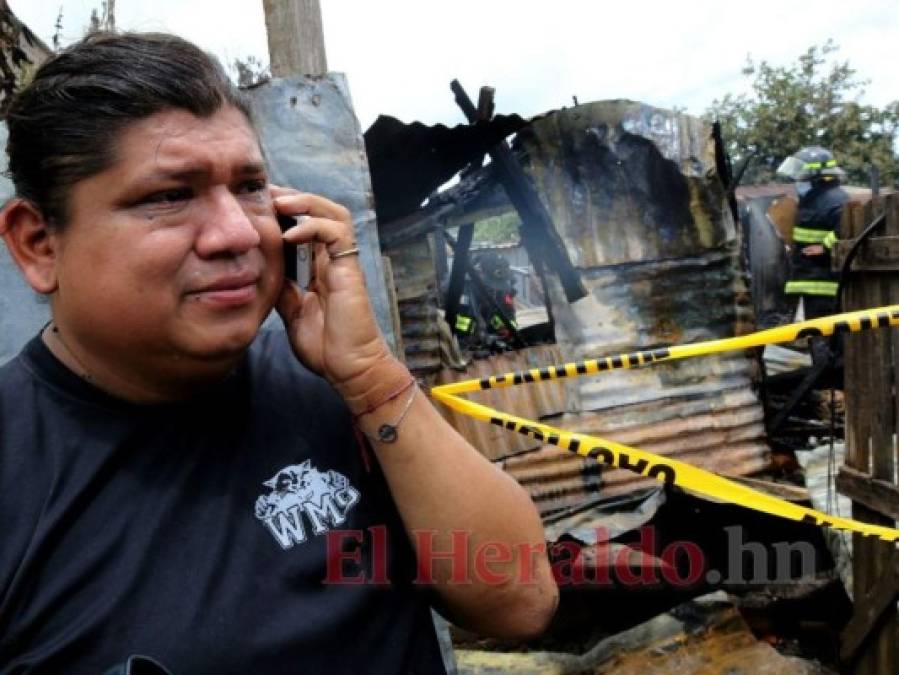 Lágrimas y dolor: incendio arrasa con dos casas en la Nueva Capital (FOTOS)