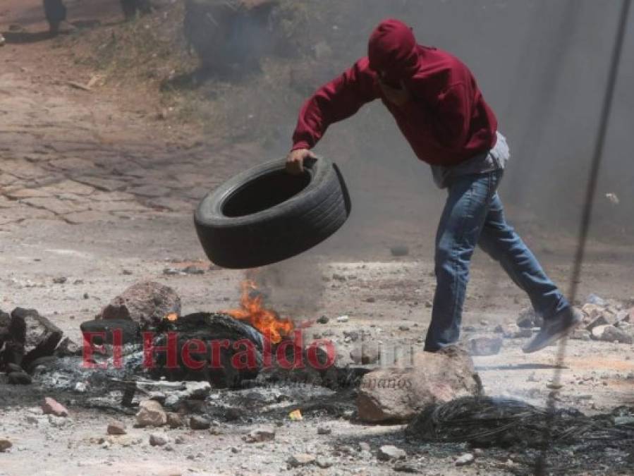 Las protestas en El Chimbo: Quemas, niños gaseados y calles bloquedas