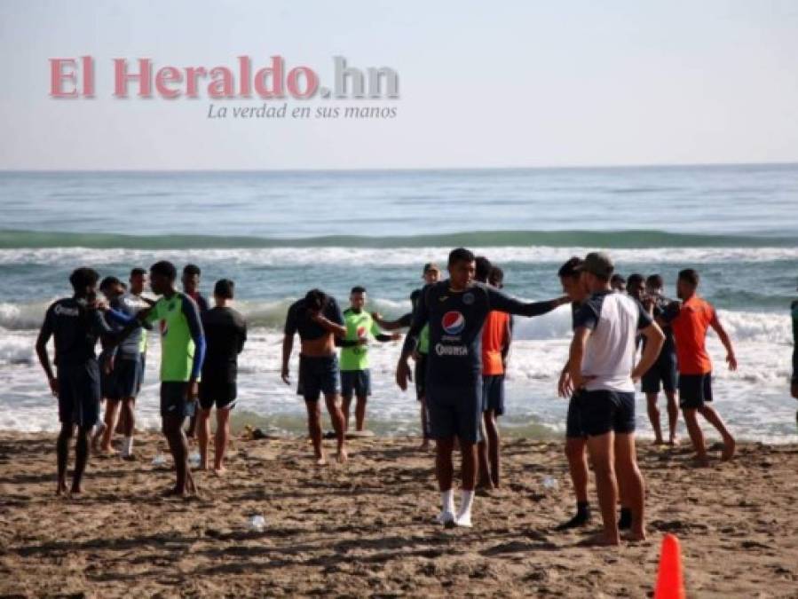 FOTOS: Así se preparan los jugadores de Motagua durante la pretemporada en las playas de Tela