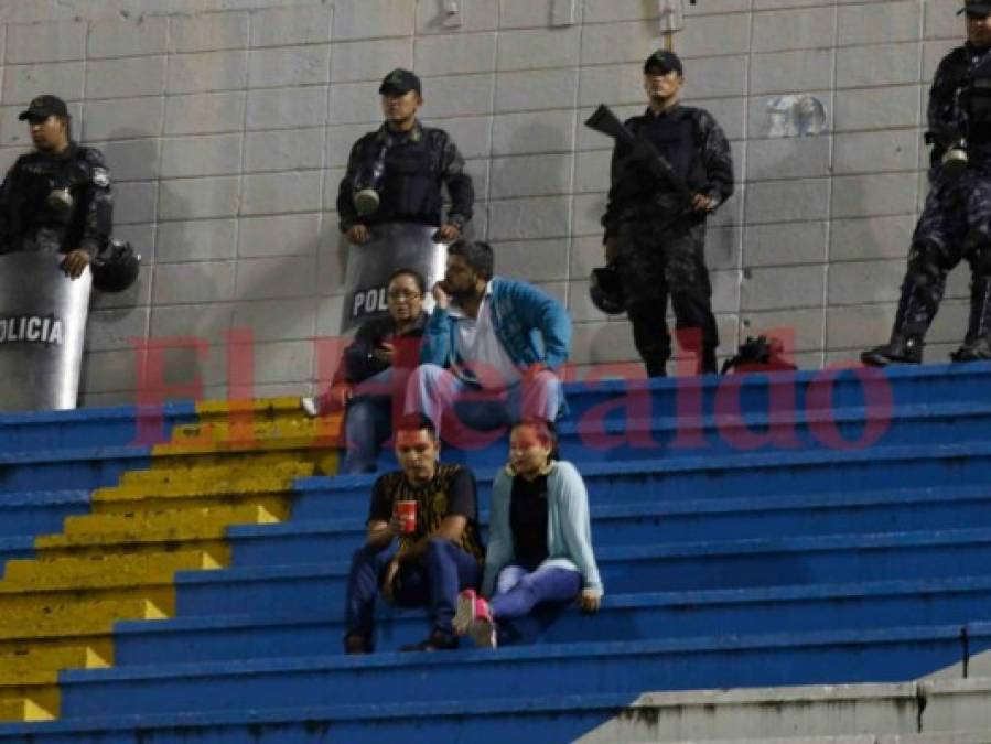 Ambiente en el estadio Morazán previo al partido de semifinal entre Real España vs Marathón