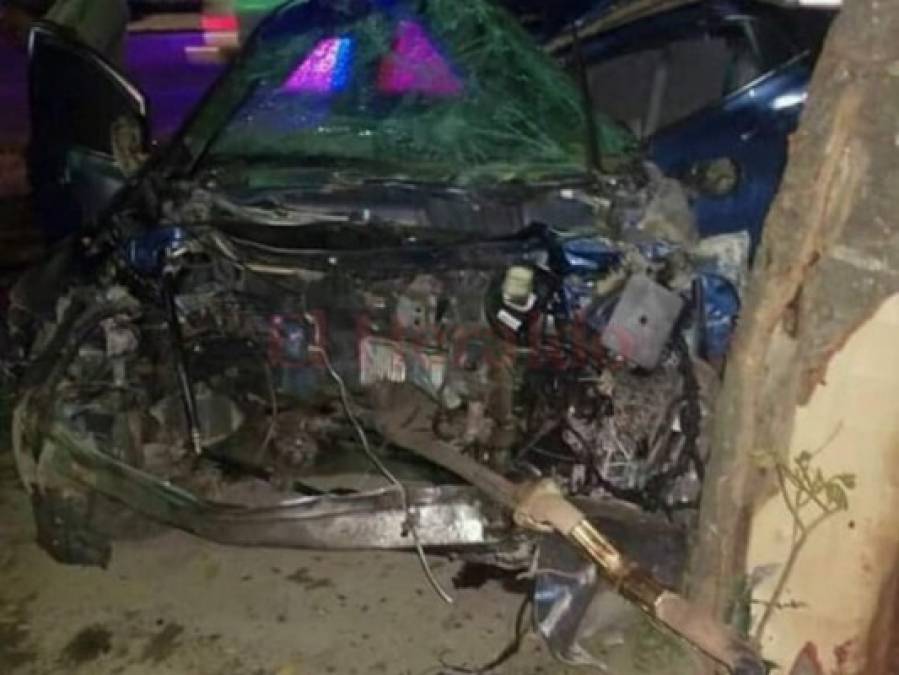Las imágenes que dejó el aparatoso accidente que cegó la vida de dos jóvenes en Danlí