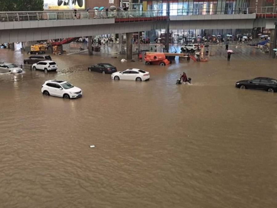 Impactantes imágenes de las inundaciones que dejan 25 muertos en China