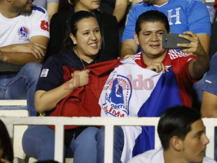 Ambiente festivo se vive en las graderías del Nacional previo a Olimpia-Real España