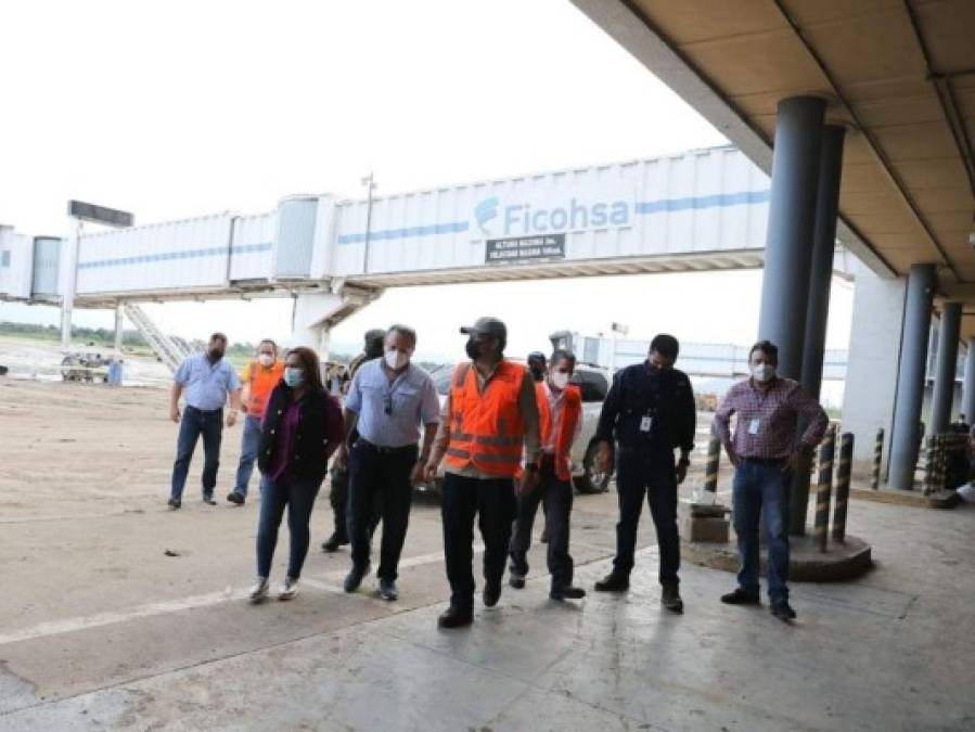 Así avanzan las labores de restauración y limpieza en el aeropuerto Villeda Morales