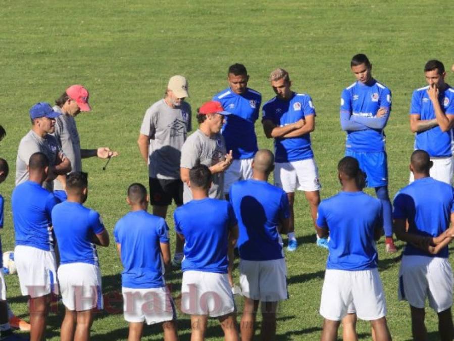 FOTOS: Concentrado y pensando en coronarse el domingo, así entrenó el Olimpia de Troglio