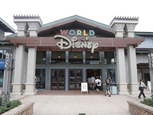 Imágenes de la reapertura de Disney World en plena curva de contagios en Florida