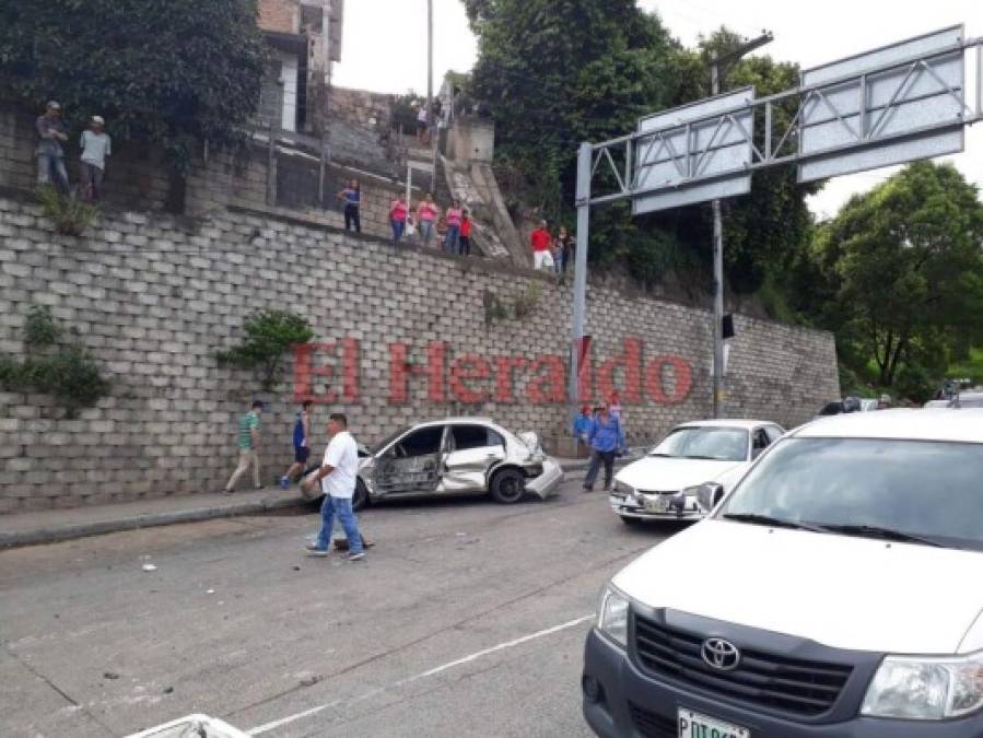 Impactantes imágenes del aparatoso accidente provocado por rastra en El Carrizal