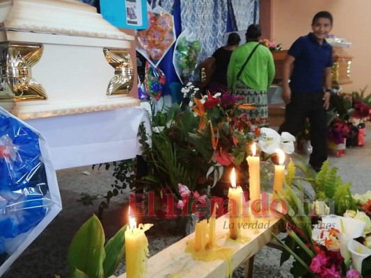 FOTOS: Dan último adiós a dos de las víctimas de masacre en Lepaterique