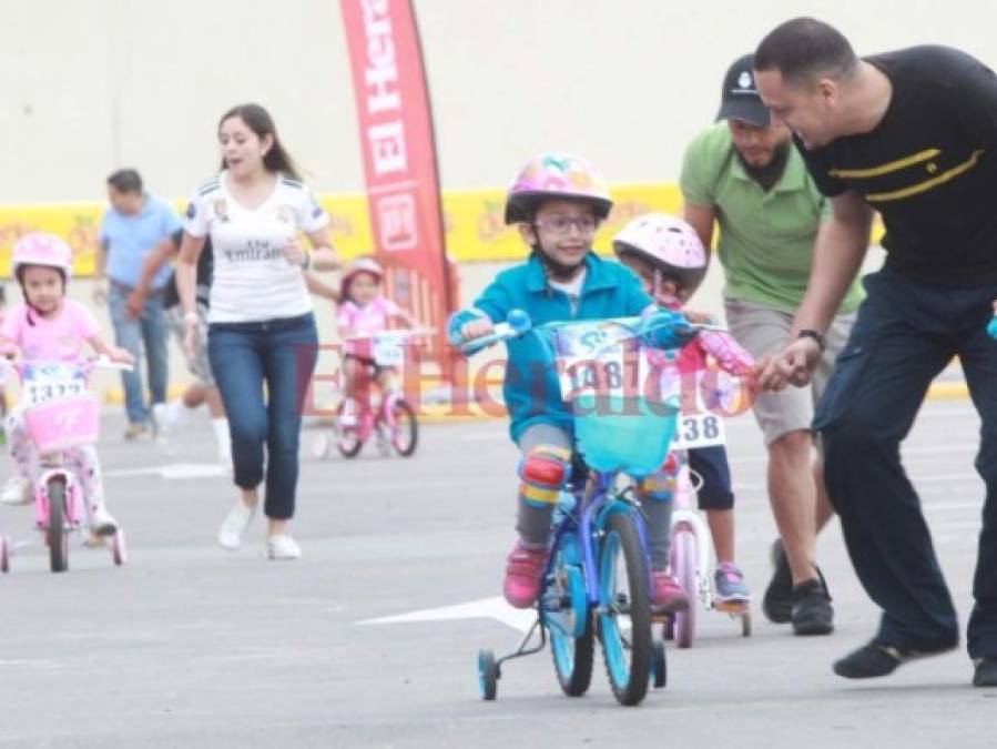 Fotos: Así se vive la Vuelta Ciclística Infantil de EL HERALDO