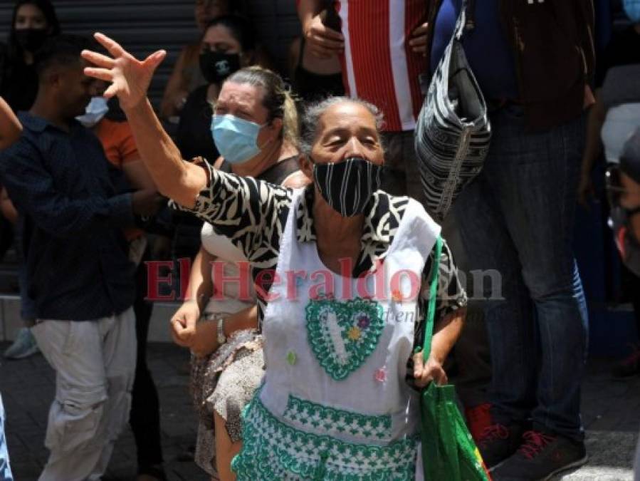 FOTOS: Vendedores ambulantes protestan en el centro de la capital