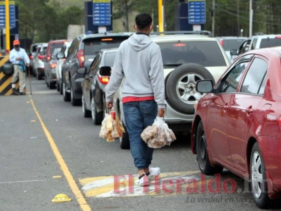 Vacacionistas de vuelta a la realidad tras una semana de diversión