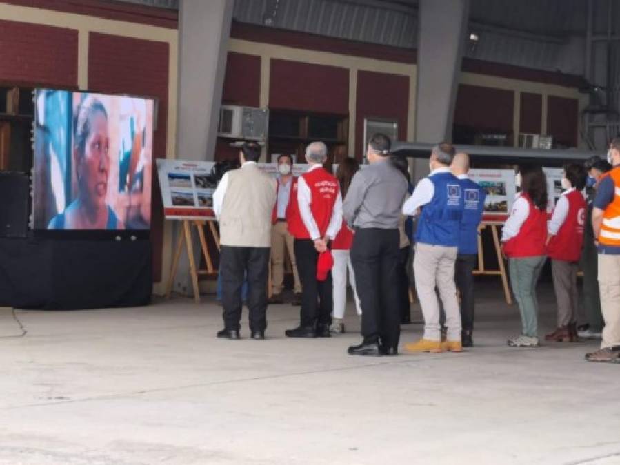 La entrega de la ayuda humanitaria de la reina Letizia a Honduras en imágenes