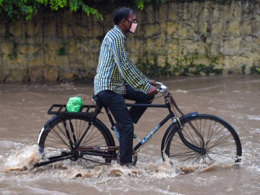 Muertos, inundaciones y damnificados por lluvias en el sur de Asia (FOTOS)