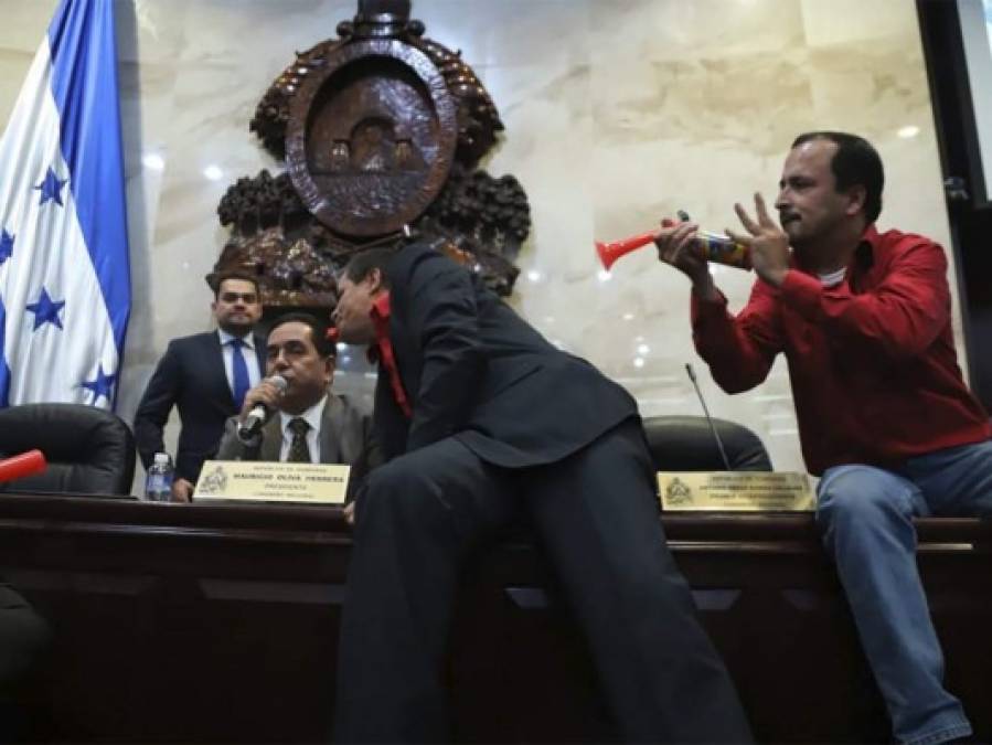 FOTOS: Los momentos más polémicos de los diputados en el Congreso Nacional