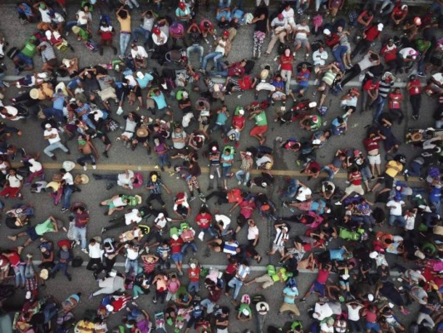 Las desgarradoras fotos de los hondureños de la caravana migrante a su llegada a Oaxaca, México