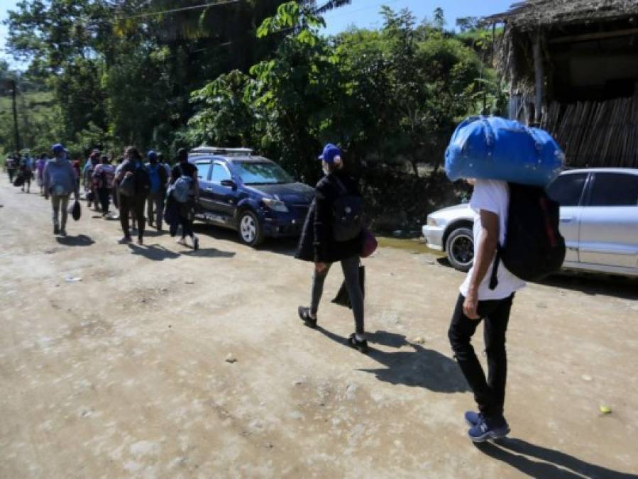 FOTOS: Caravana migrante de hondureños se diluye ante presión policial en Guatemala