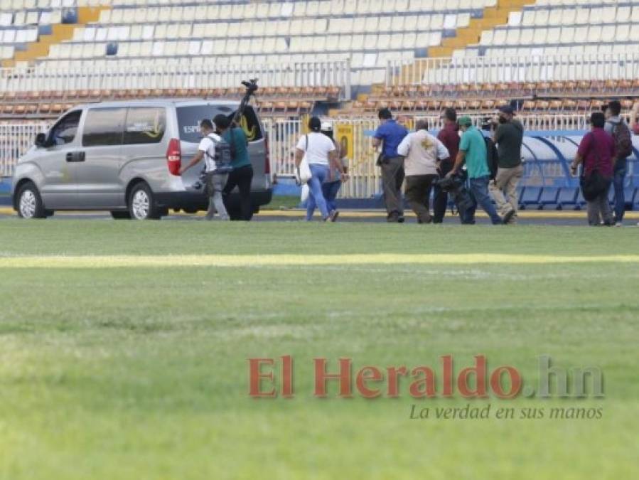 Así fue la vuelta olímpica para despedir a Chelato Uclés (Fotos)