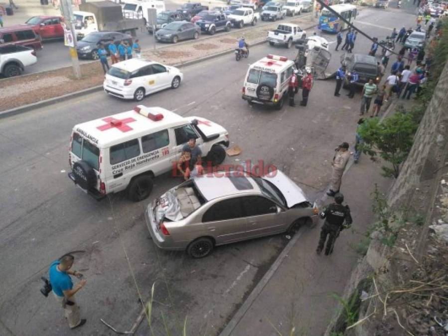 Impactantes imágenes del aparatoso accidente provocado por rastra en El Carrizal