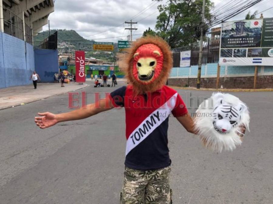 Aficionados empiezan a llenar el Estadio Nacional para la final entre Motagua y Olimpia