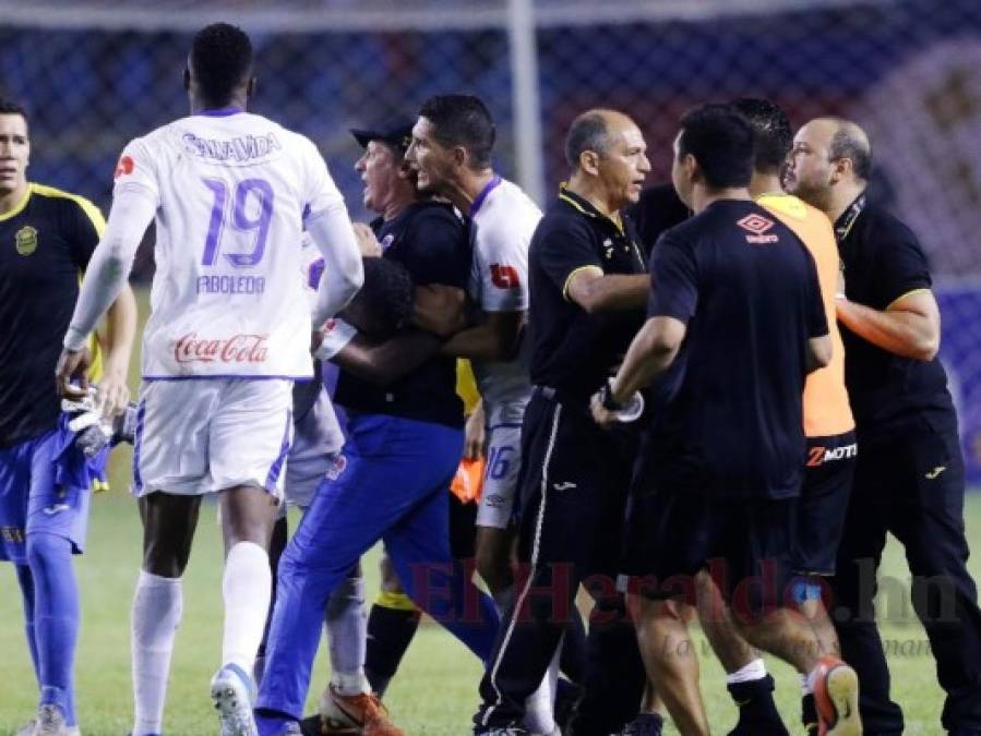 El enfado de Troglio, la celebración de Rony y el show de la Ultra: Las fotos después del Real España vs Olimpia