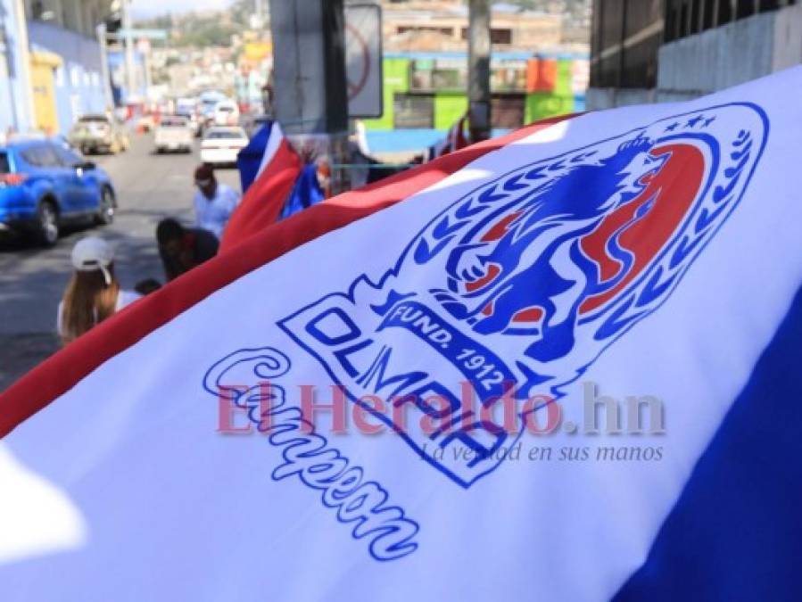 FOTOS: El ambientazo que reina previo al duelo Olimpia-Marathón