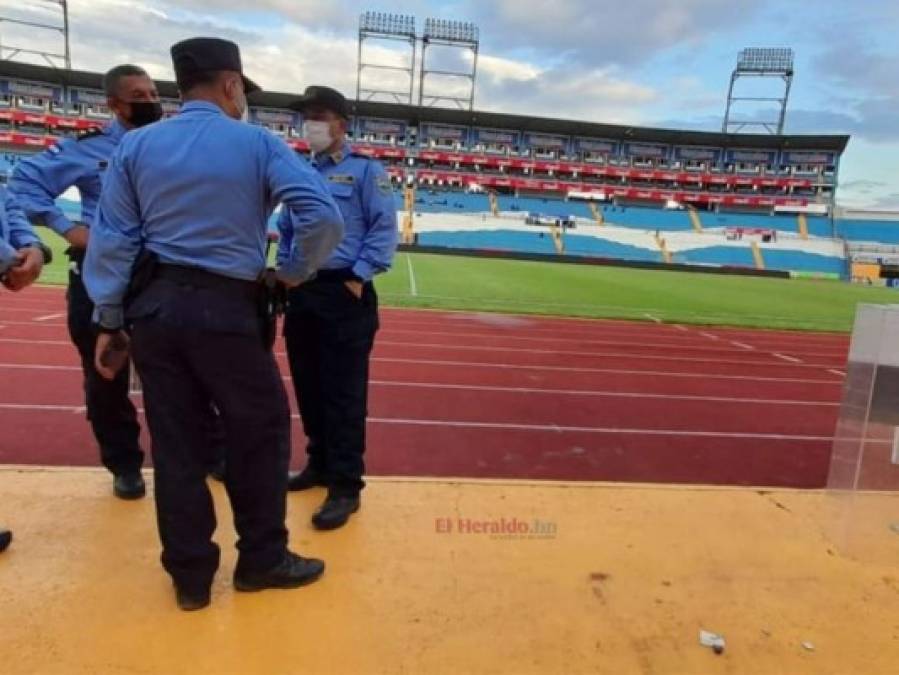 ¡Ambientazo! Aficionados hondureños le dan color al estadio Olímpico en el duelo ante Panamá