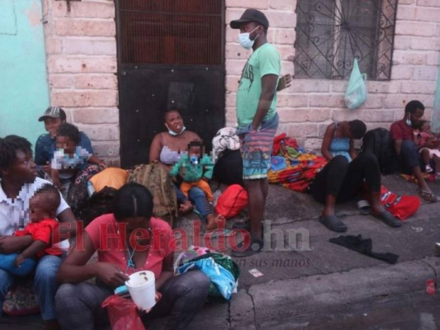 Entre la necesidad y el abandono: Cientos de migrantes haitianos deambulan en la capital